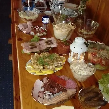 Schronisko Srebrny Potok Bed and breakfast